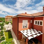 In With Terrace, Air Conditioning, Wifi, Washing Machine Apartman Lopar