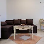 דירה In With Terrace, Air Conditioning, Wifi, Washing Machine *