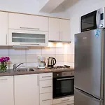 In With Terrace, Air Conditioning, Wifi, Washing Machine Apartman *