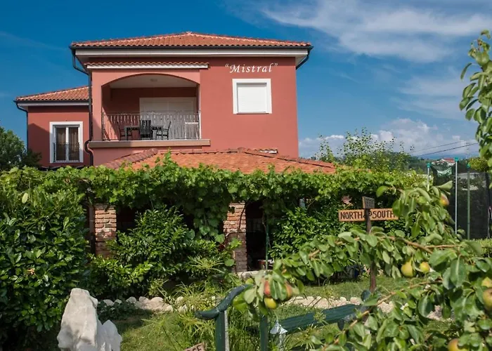 Daire In With Terrace, Air Conditioning, Wifi, Washing Machine *