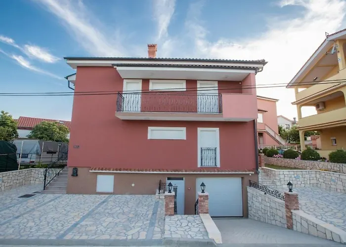 In With Terrace, Air Conditioning, Wifi, Washing Machine Lopar