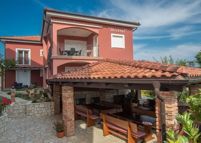 Daire In With Terrace, Air Conditioning, Wifi, Washing Machine *