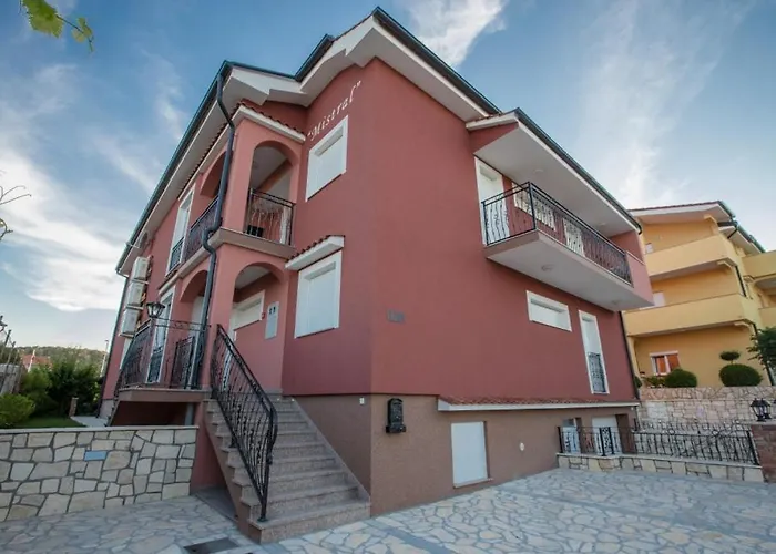 In With Terrace, Air Conditioning, Wifi, Washing Machine Daire Lopar