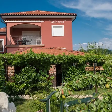 Apartment In With Terrace, Air Conditioning, Wifi, Washing Machine *