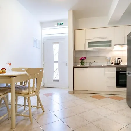 In With Terrace, Air Conditioning, Wifi, Washing Machine Appartamento *