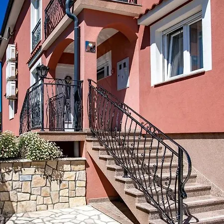 In With Terrace, Air Conditioning, Wifi, Washing Machine Lopar