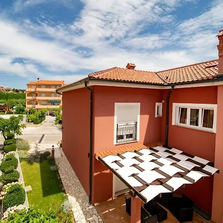 In With Terrace, Air Conditioning, Wifi, Washing Machine Appartamento Lopar