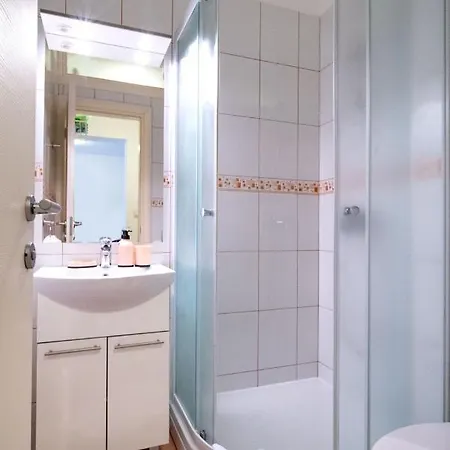 In With Terrace, Air Conditioning, Wifi, Washing Machine