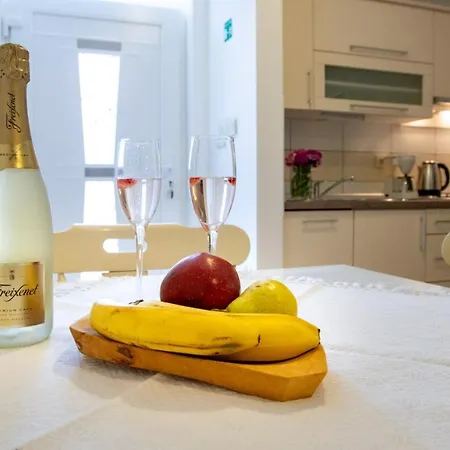 In With Terrace, Air Conditioning, Wifi, Washing Machine * Lopar