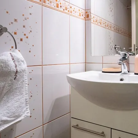 In With Terrace, Air Conditioning, Wifi, Washing Machine * لوبار