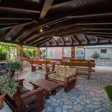 In With Terrace, Air Conditioning, Wifi, Washing Machine Lopar