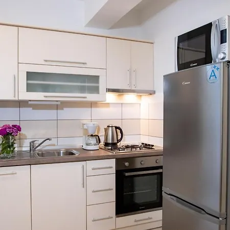 In With Terrace, Air Conditioning, Wifi, Washing Machine Apartamento *