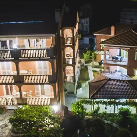 Apartment In With Terrace, Air Conditioning, Wifi, Washing Machine